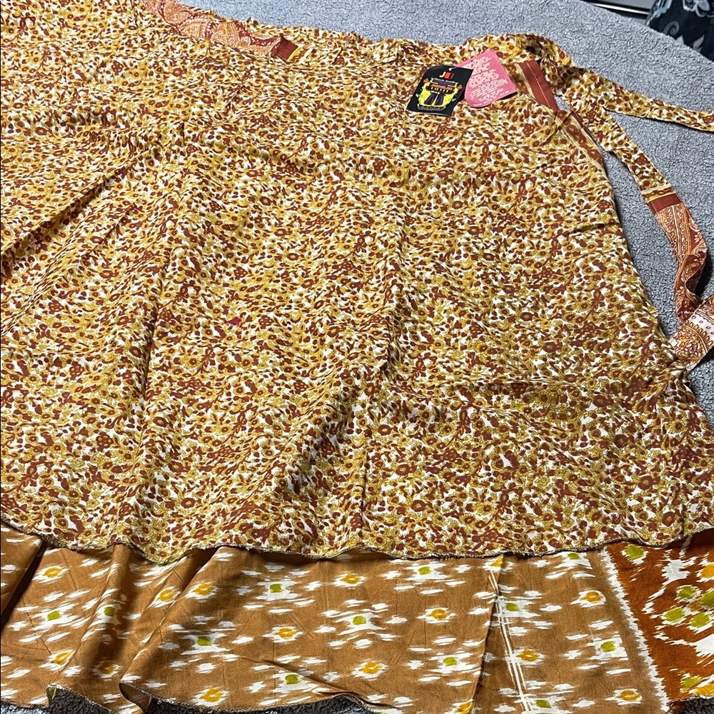Bohemian Tiered reversible wrap in Mustard Floral